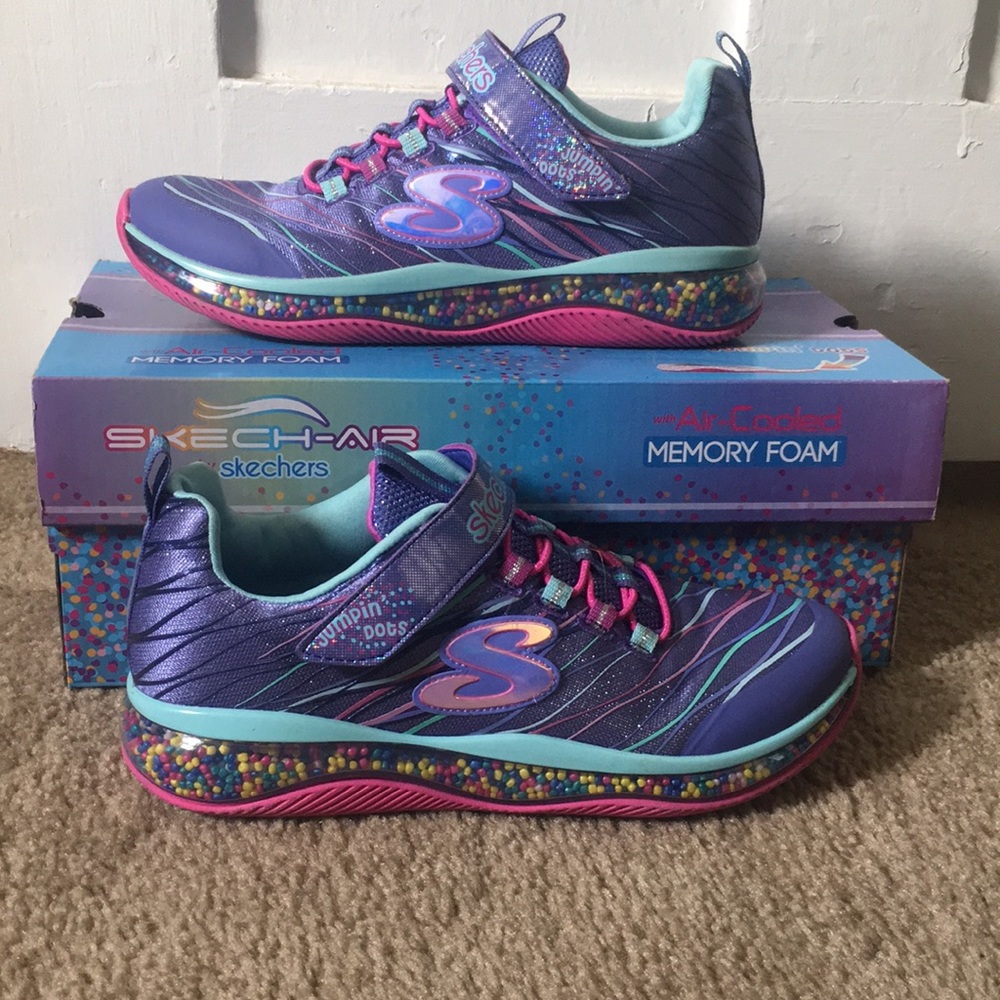 Girls sneakers